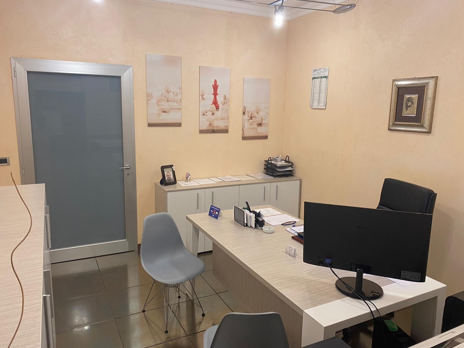 Foto+Ufficio+e+Prospetto+(3)-1920w